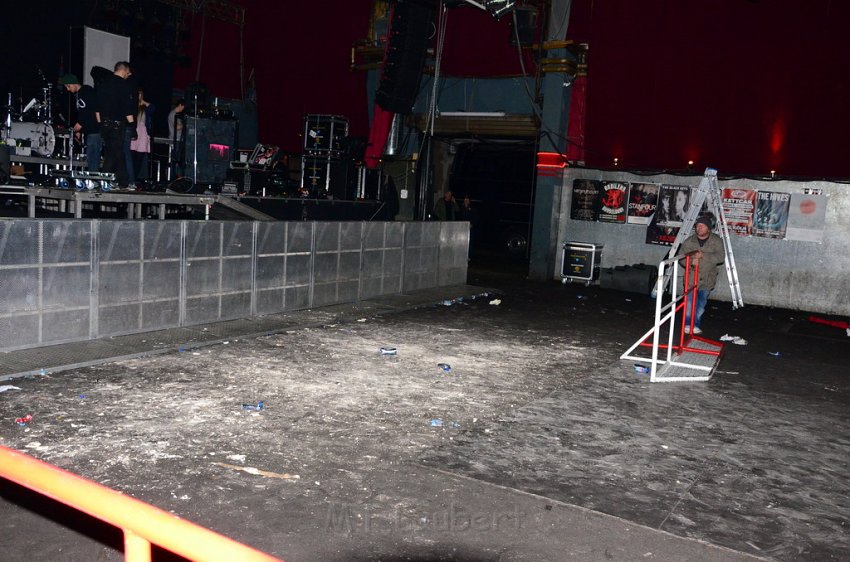 Live Music Hall Deckenplatte fiel runter als Livemusic lief Koeln Ehrenfeld Lichtstr P48.JPG